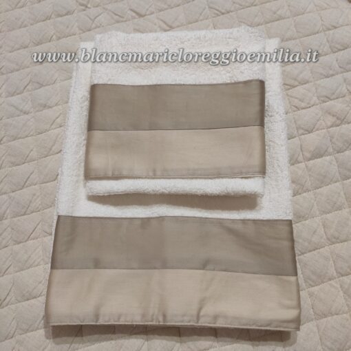 Coppia spugna con balza raso Beige Nocciola Antiche Cotonerie