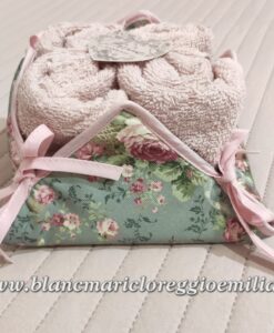 Cestino sfondo verde con 4 lavette rosa Blanc Mariclo Flowers Collection