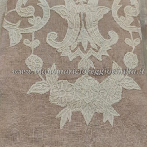 Tenda lino Blanc Mariclo Rosa polvere ricamata Dentelle Collection 140x290 cm