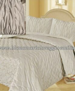 Trapunta in velluto Blanc Mariclo Before the Storm Collection 260×260 cm con 2 copriguanciali 420 gsm Beige